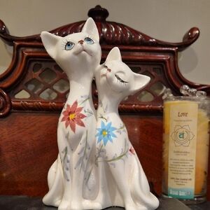 Japna White Cat Figurine with Floral Accents